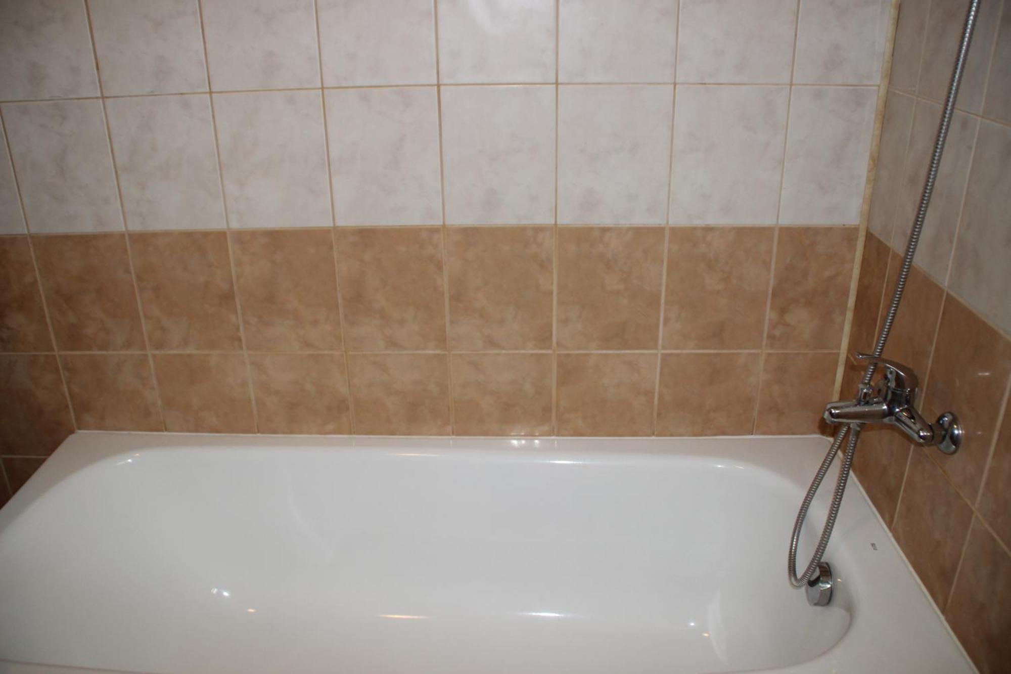 Charming One Bed Apartment 423 In Main Flora Building 보로베츠 외부 사진