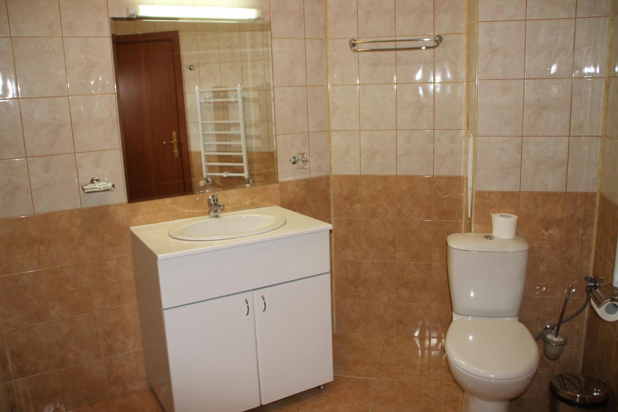 Charming One Bed Apartment 423 In Main Flora Building 보로베츠 외부 사진